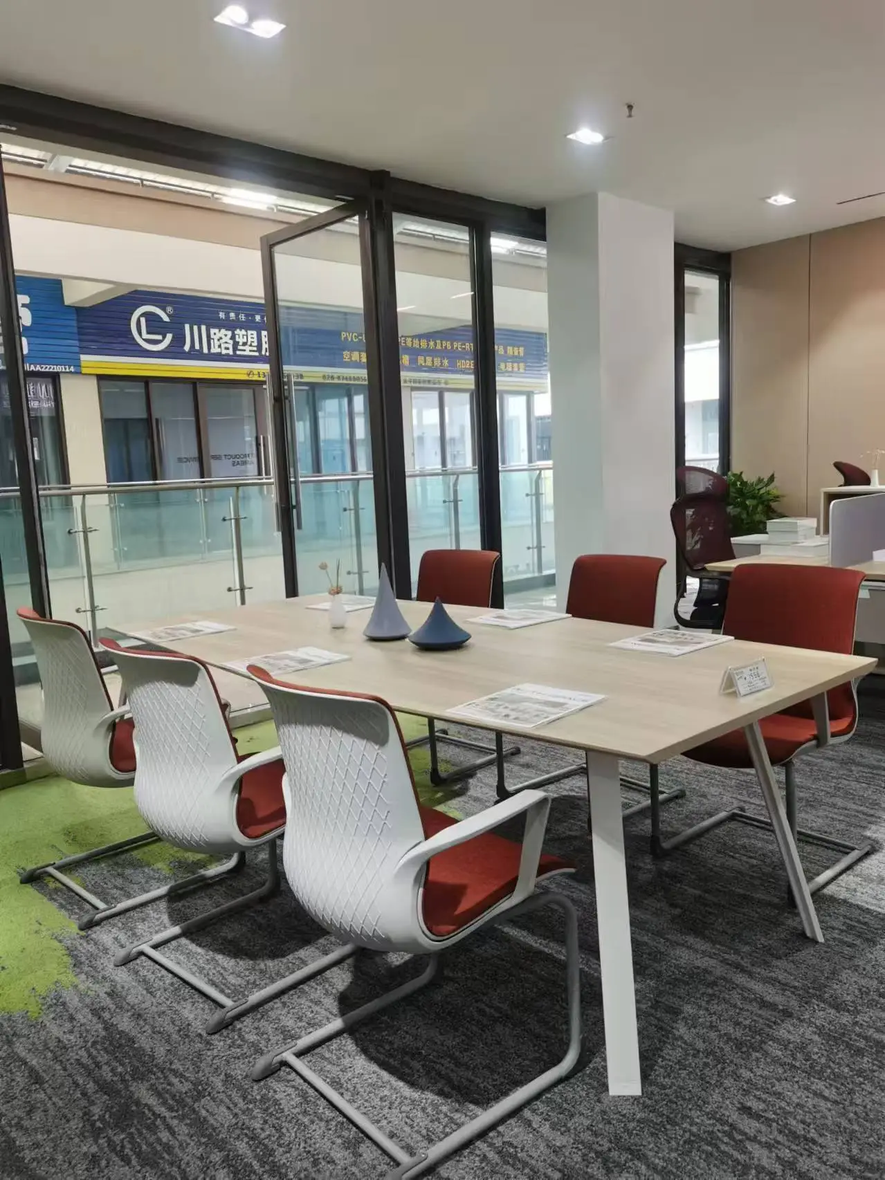 成都辦公家具源頭工廠那個(gè)服務(wù)好