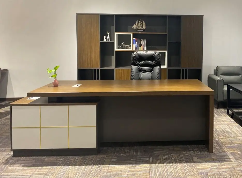 重慶辦公家具選購指南：老板桌材質(zhì)怎么選？